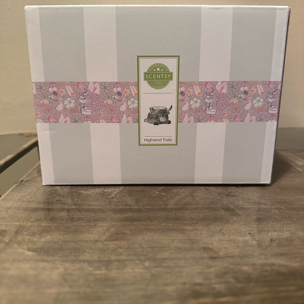 Scentsy Highland Trails Bath Set - Gray and Pink